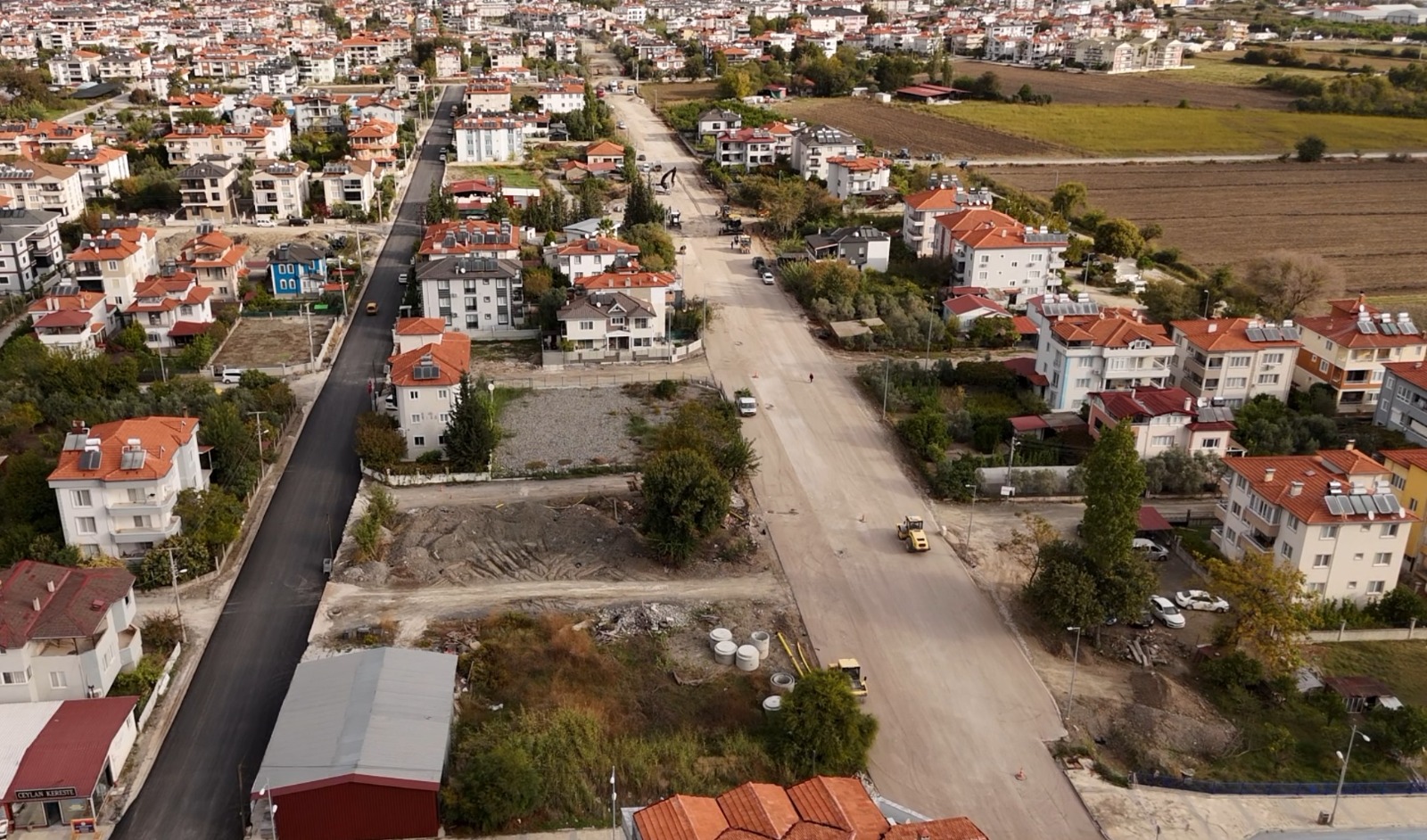 DALAMAN’DA YOL ÇALIŞMALARI ARALIKSIZ SÜRÜYOR 